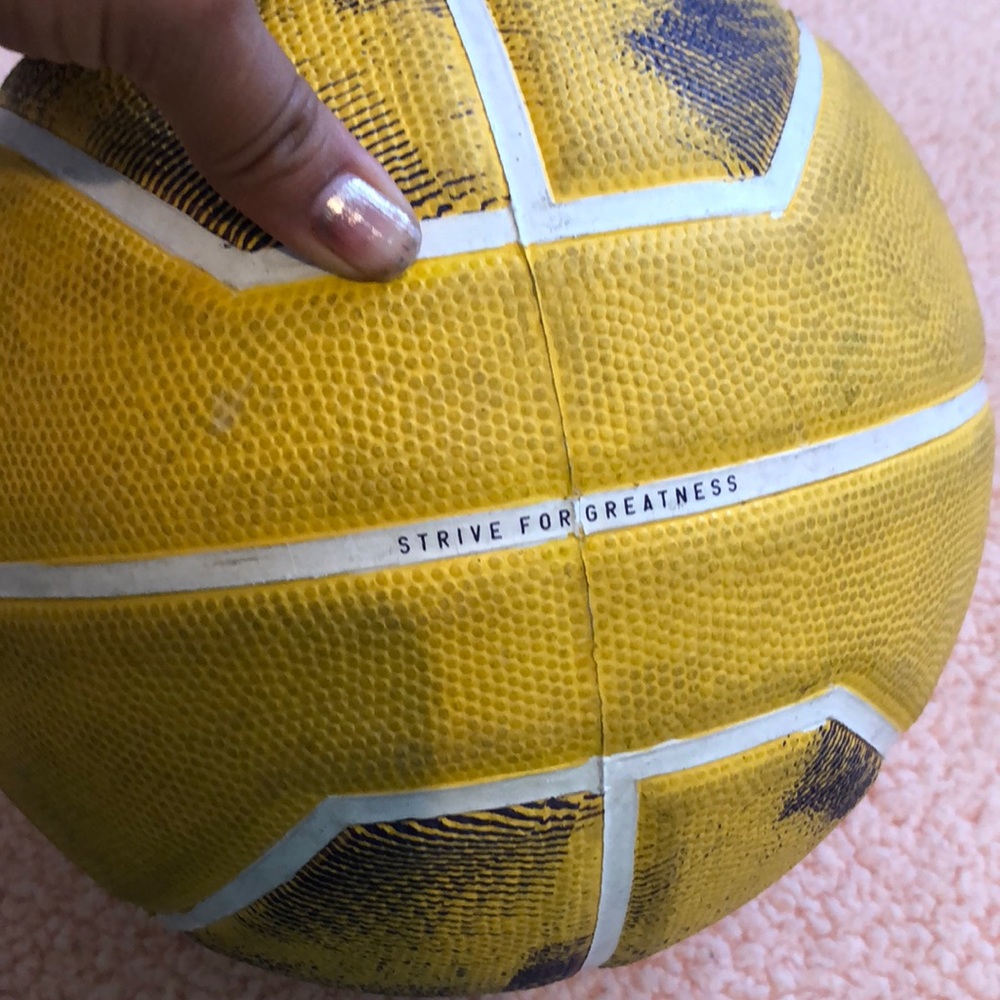 Basketball 🏀 ball 🏀 - Picture 3 of 4